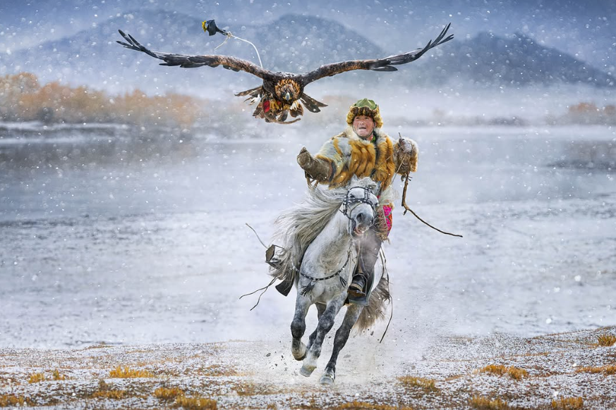 Hunter Eagle Snowy Training